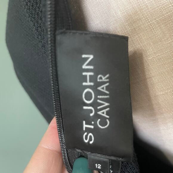 St. John Caviar Black Wool Blend Vneck Short Sleeve Dress. Size 12. EUC. - Picture 4 of 8